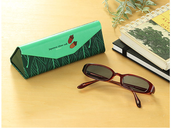 動物 生物 メガネケース ボタニカルカラーズ マテバシイ / カロラータ