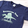 ミュージアムデザイン Tシャツ <br />スピノサウルス ネイビー 子供サイズ